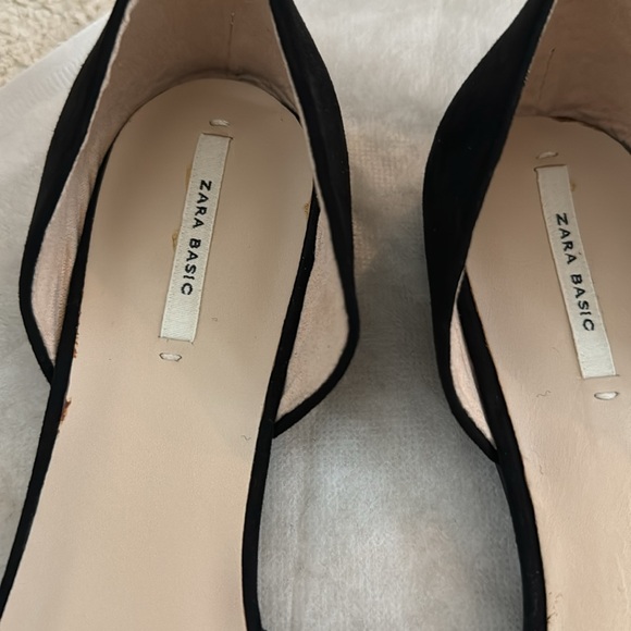 Zara black pointy toe flat. Sz39 - Picture 2 of 5
